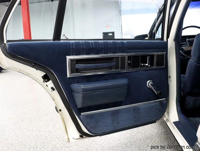 Oldsmobile-Delta-88-1987-Sedan-24