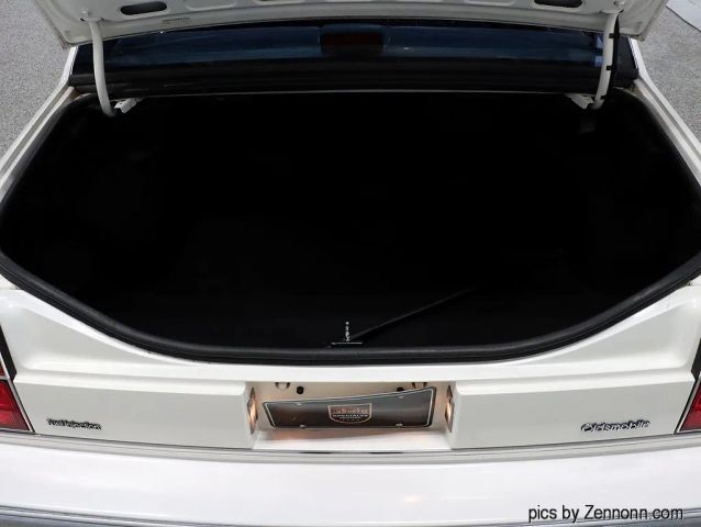 Oldsmobile-Delta-88-1987-Sedan-25