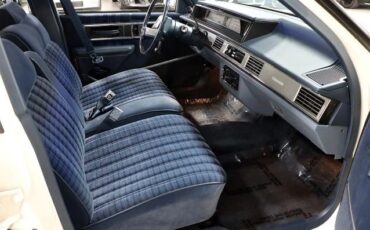 Oldsmobile-Delta-88-1987-Sedan-26