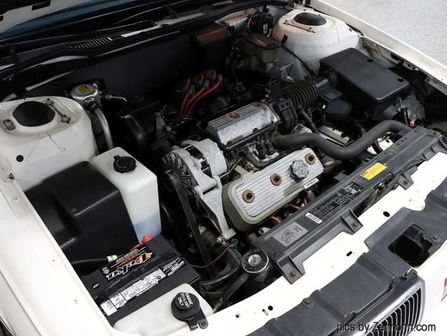 Oldsmobile-Delta-88-1987-Sedan-28