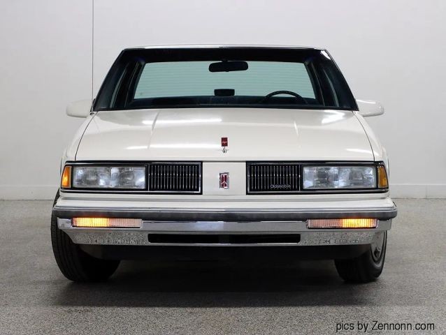 Oldsmobile-Delta-88-1987-Sedan-4