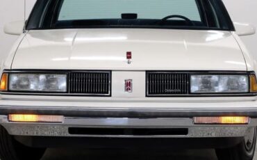 Oldsmobile-Delta-88-1987-Sedan-5