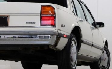 Oldsmobile-Delta-88-1987-Sedan-7