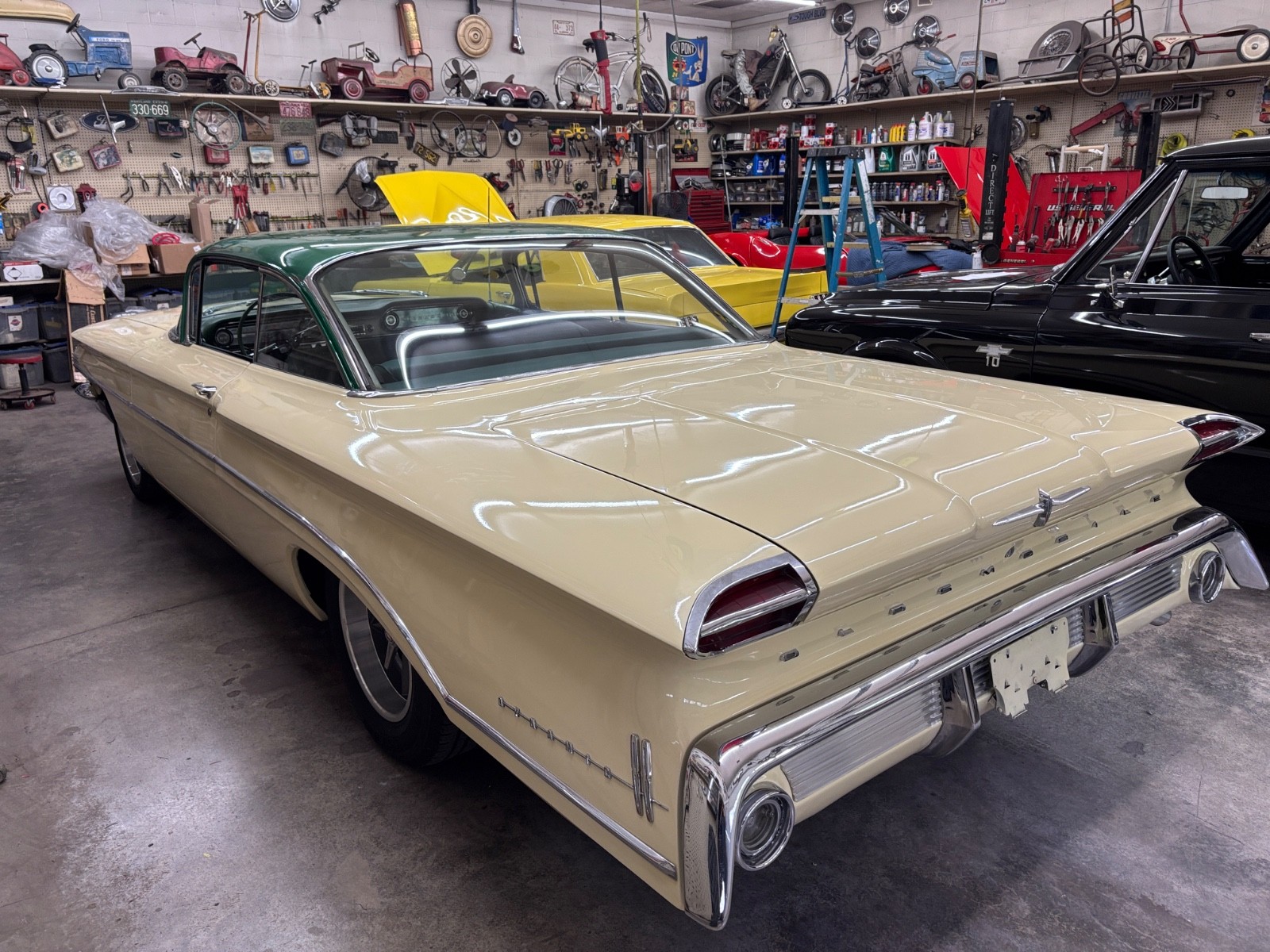 Oldsmobile-Dynamic-888-1960-Sedan-16