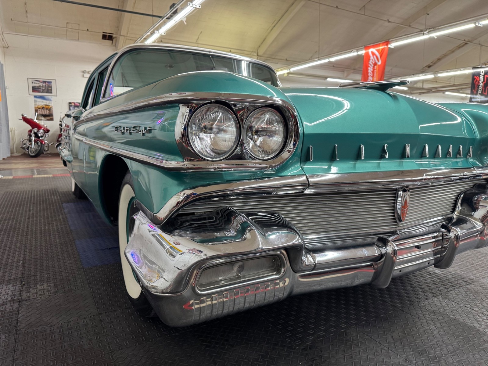 Oldsmobile-Eighty-Eight-1958-9