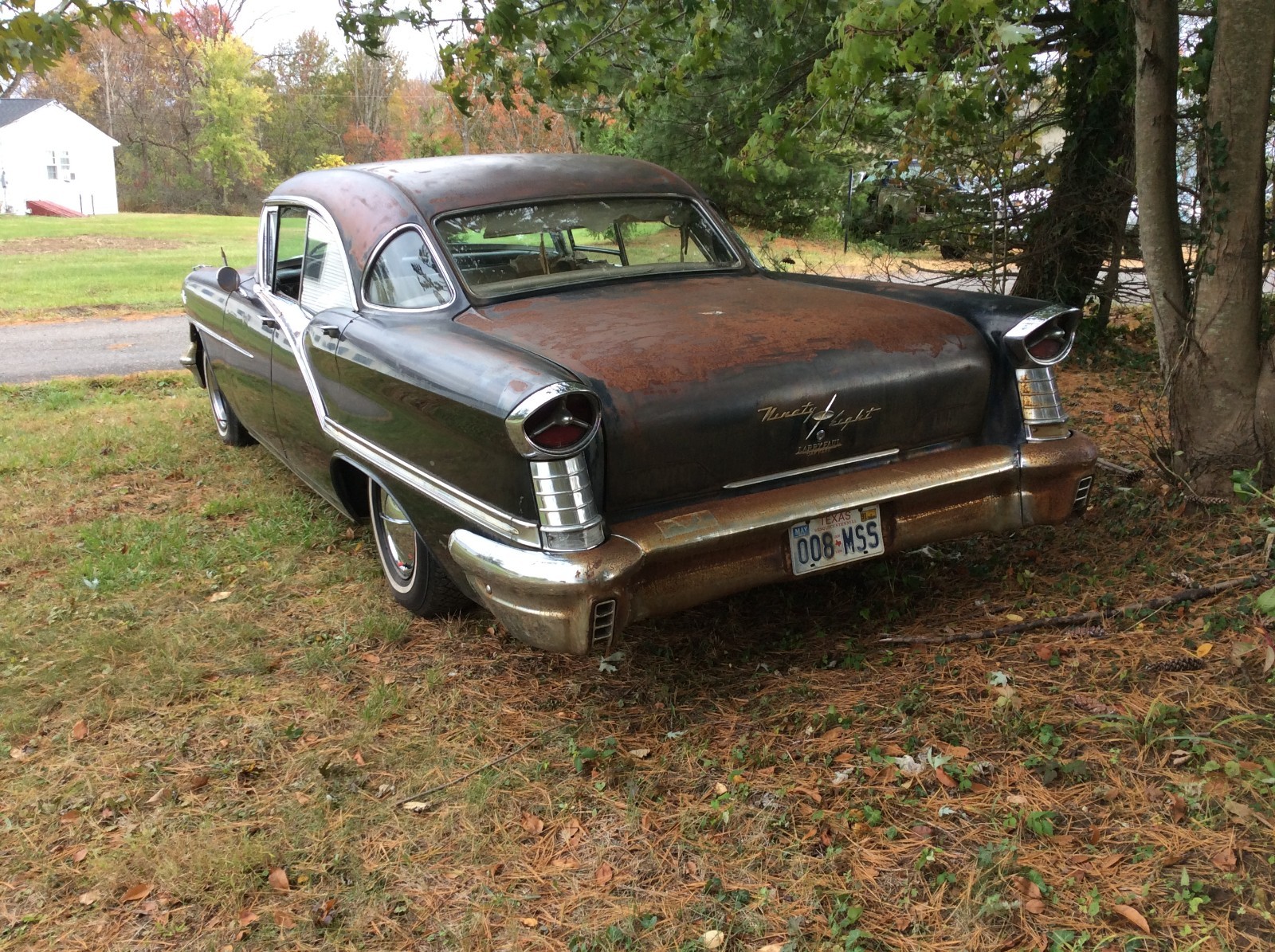 Oldsmobile-Ninety-Eight-1957-Sedan-3