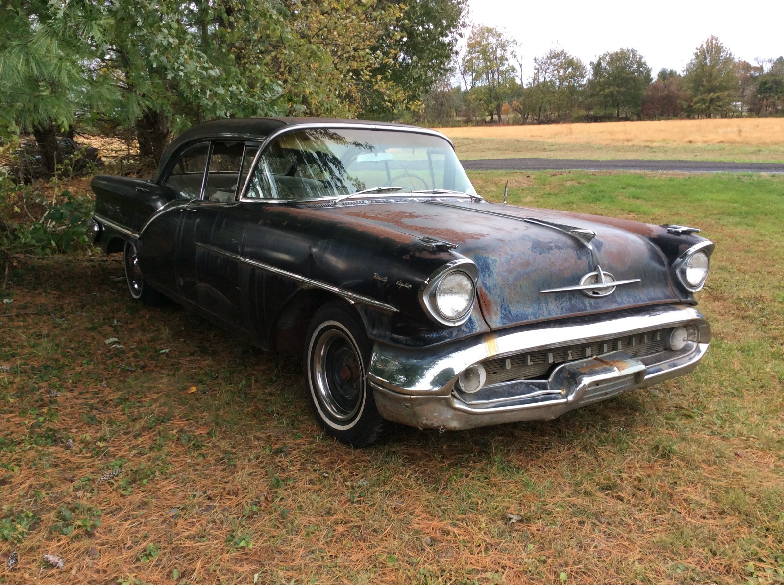 Oldsmobile-Ninety-Eight-1957-Sedan-6