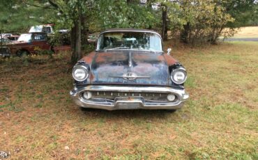 Oldsmobile-Ninety-Eight-1957-Sedan-7
