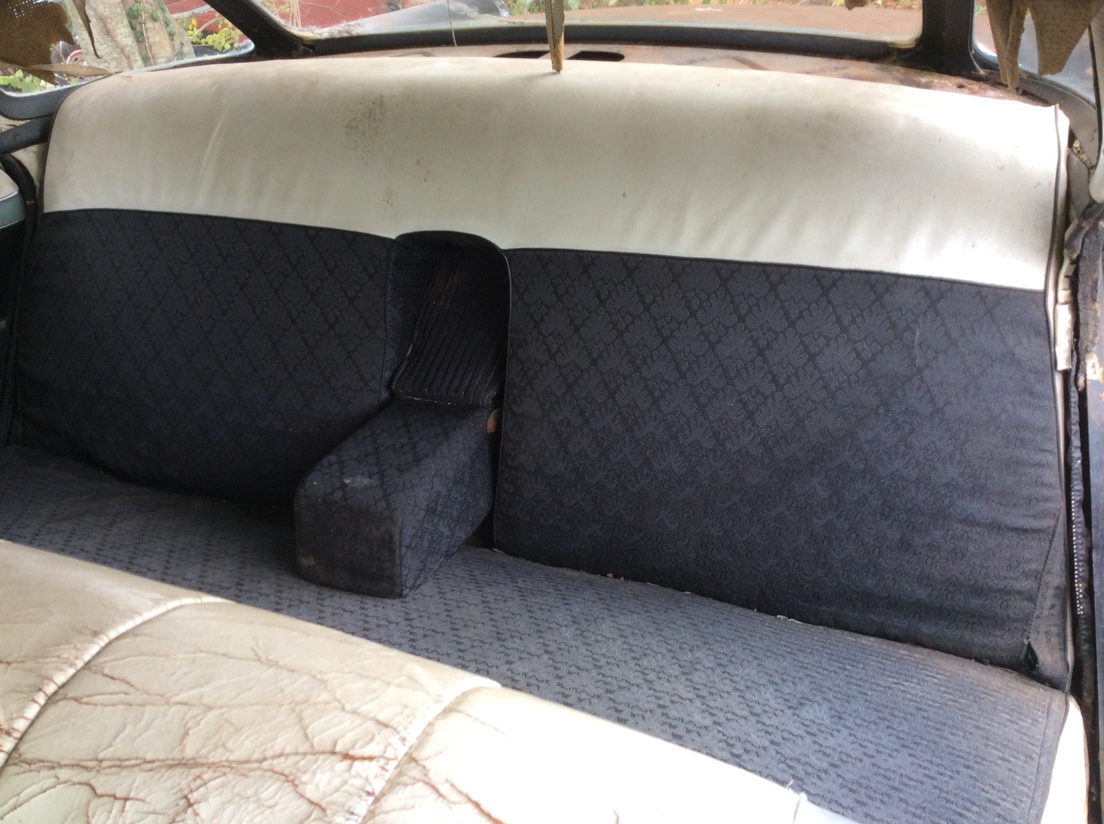 Oldsmobile-Ninety-Eight-1957-Sedan-9