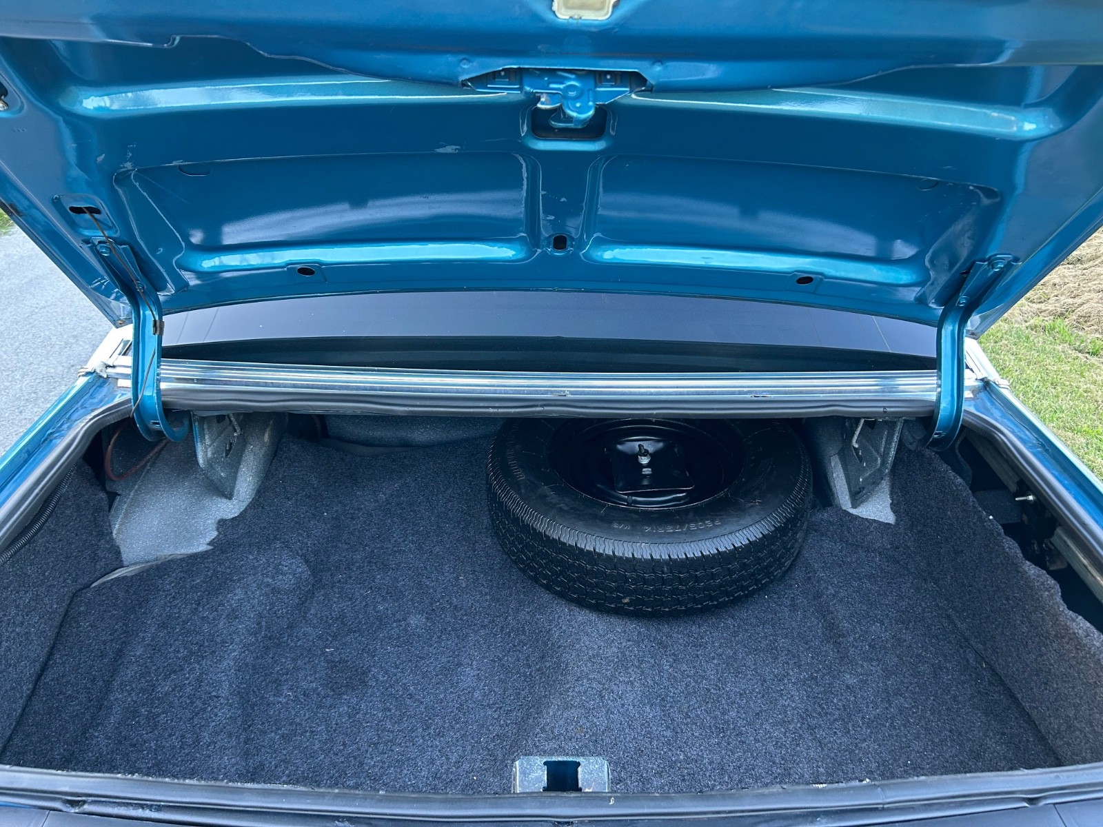 Oldsmobile-Omega-1975-Coupe-27