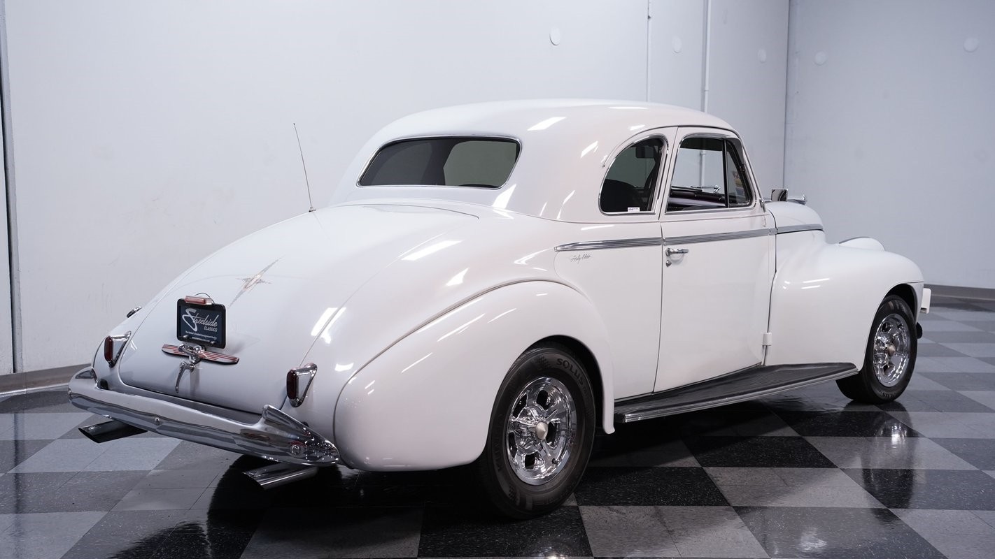 Oldsmobile-Series-70-1940-Coupe-10