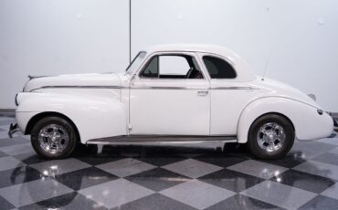 Oldsmobile-Series-70-1940-Coupe-2