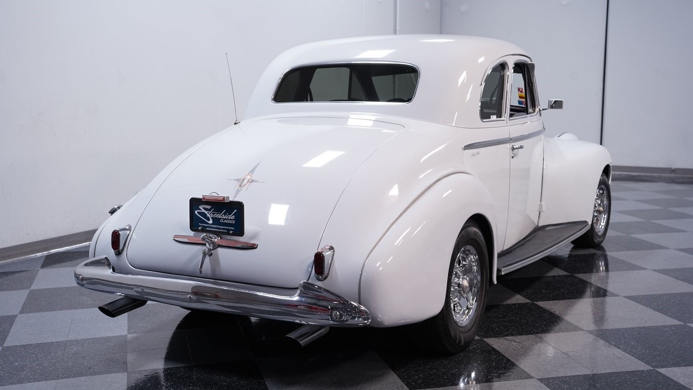 Oldsmobile-Series-70-1940-Coupe-9