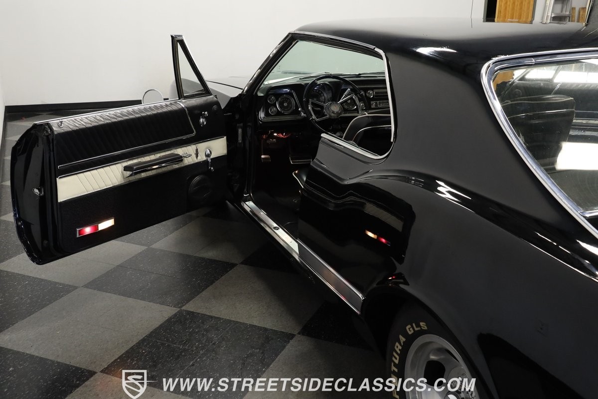 Oldsmobile-Starfire-1966-Coupe-32