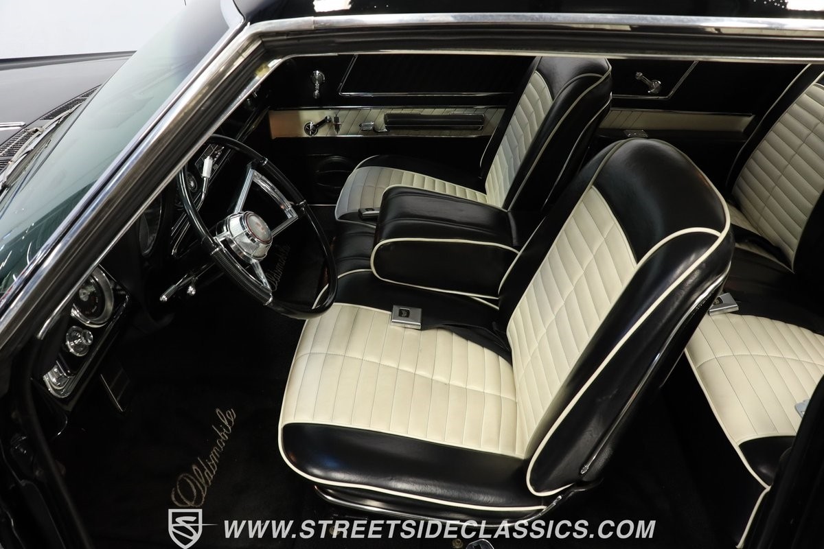 Oldsmobile-Starfire-1966-Coupe-34