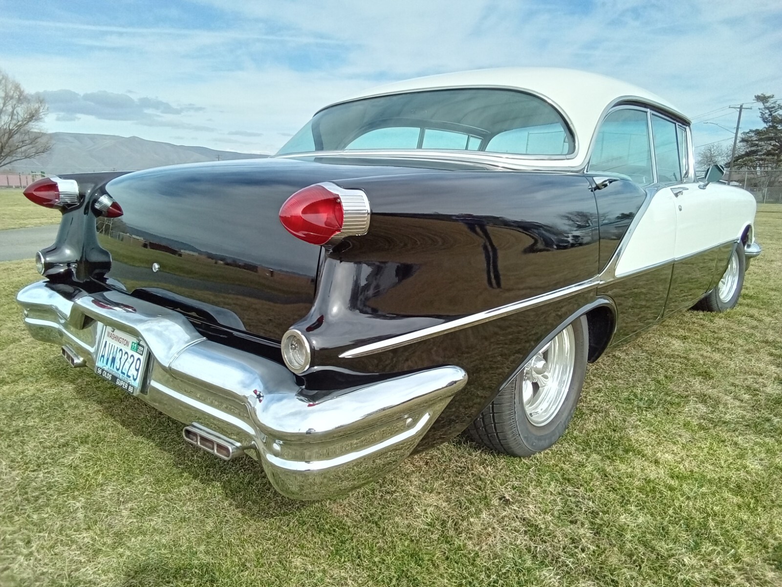 Oldsmobile-Supper-88-Holiday-1956-Coupe-20
