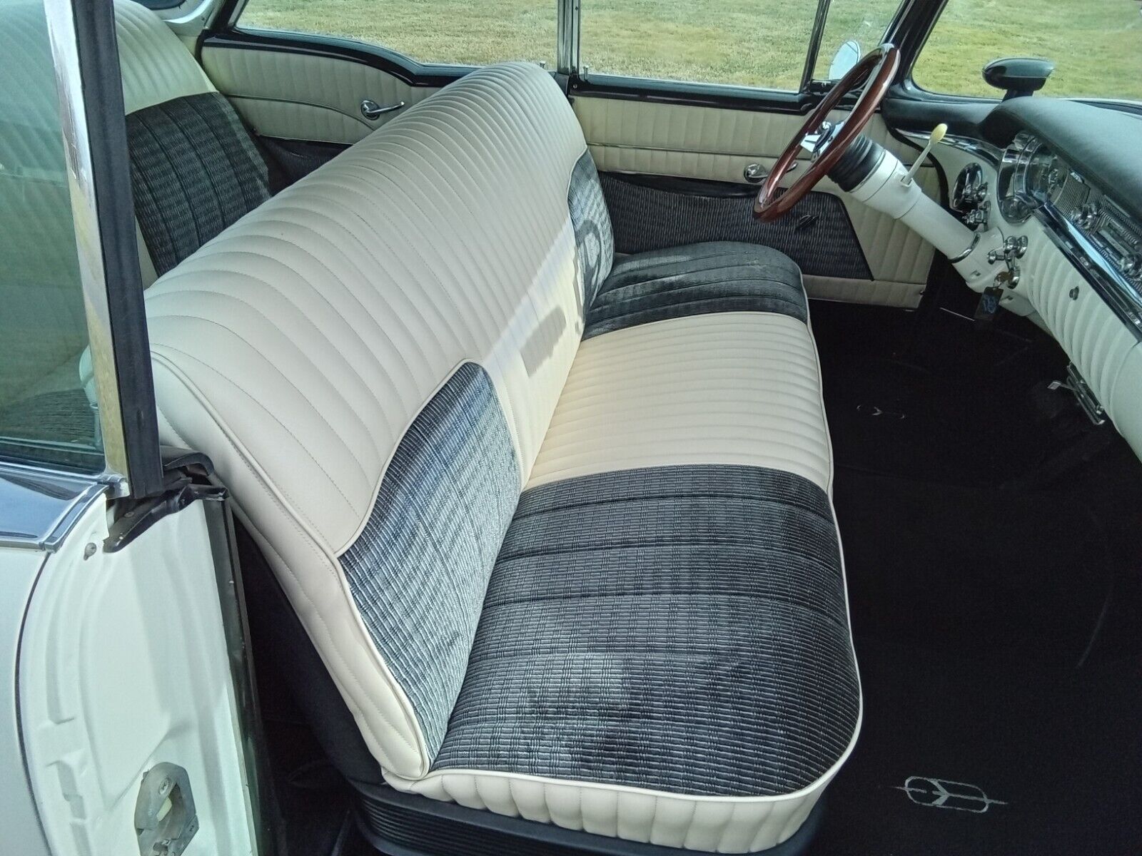 Oldsmobile-Supper-88-Holiday-1956-Coupe-24