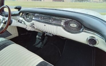 Oldsmobile-Supper-88-Holiday-1956-Coupe-25