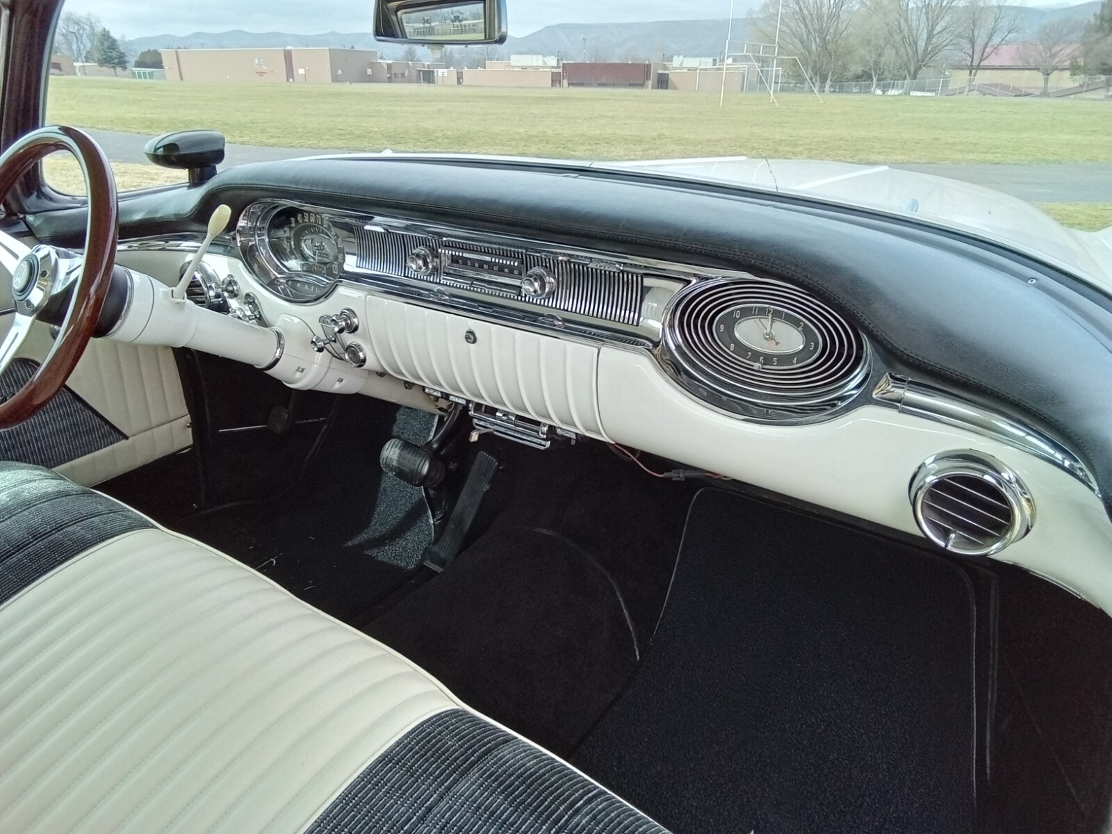 Oldsmobile-Supper-88-Holiday-1956-Coupe-25