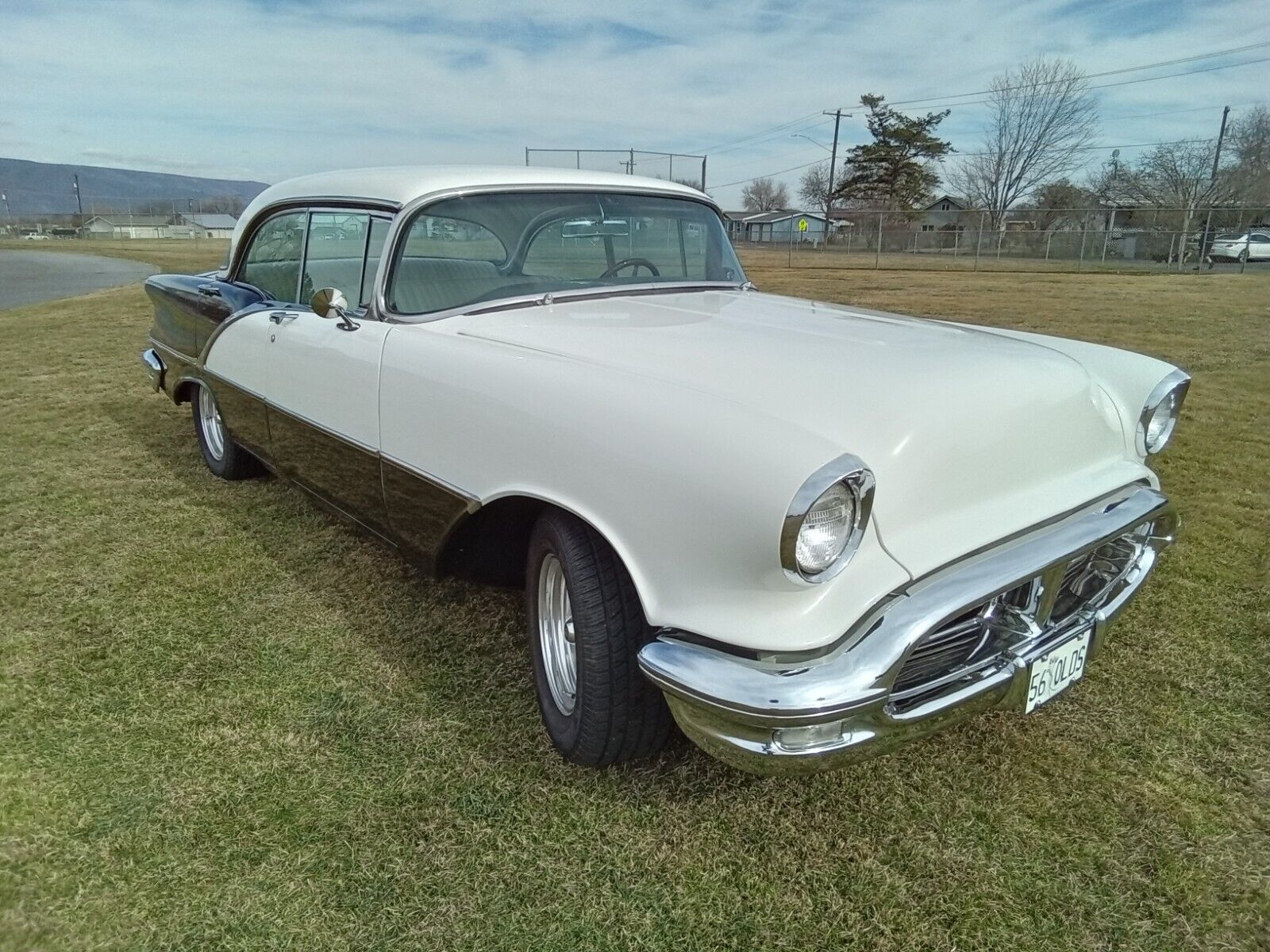 Oldsmobile-Supper-88-Holiday-1956-Coupe-30