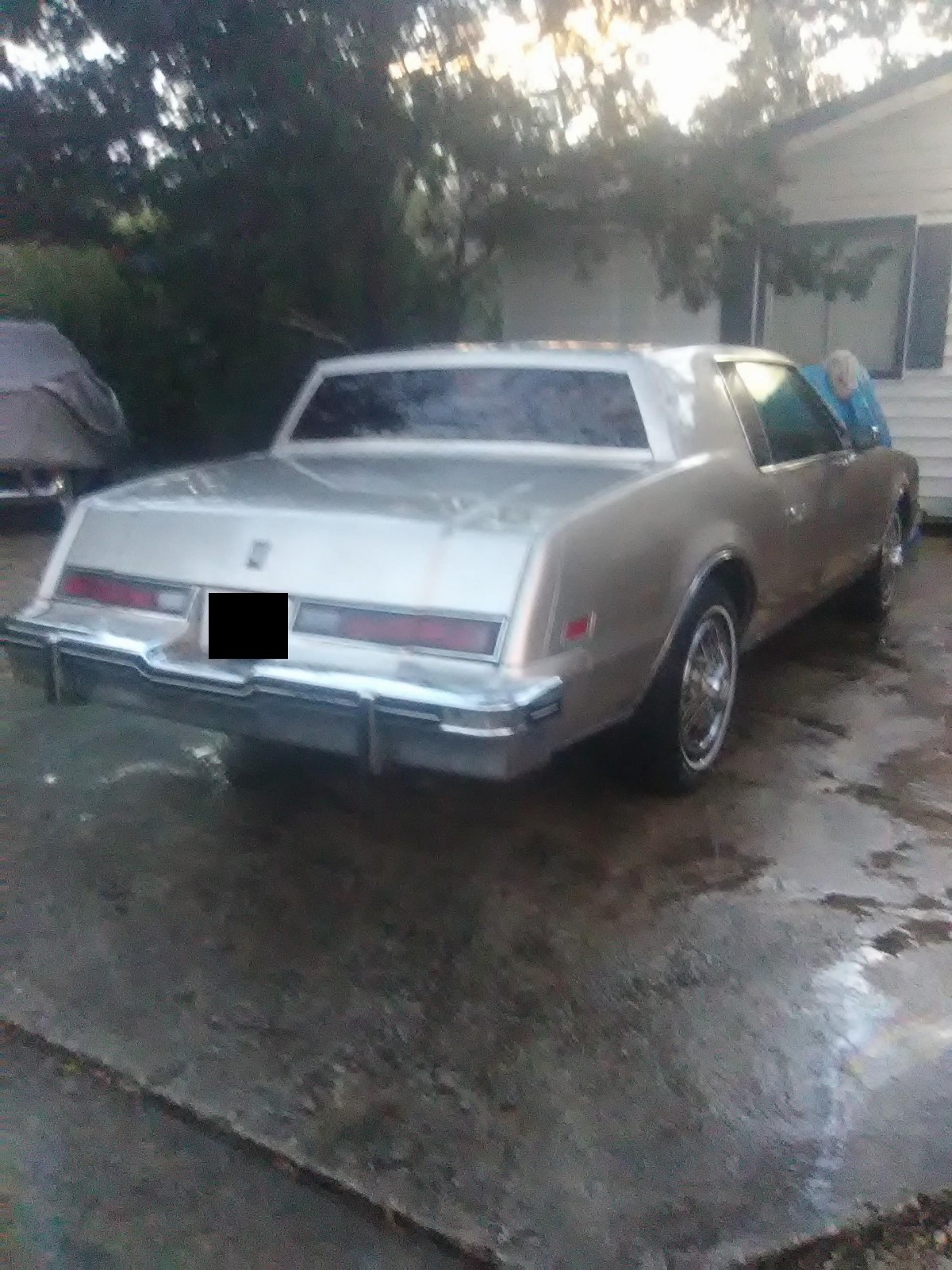 Oldsmobile-Toronado-1985-Coupe-11