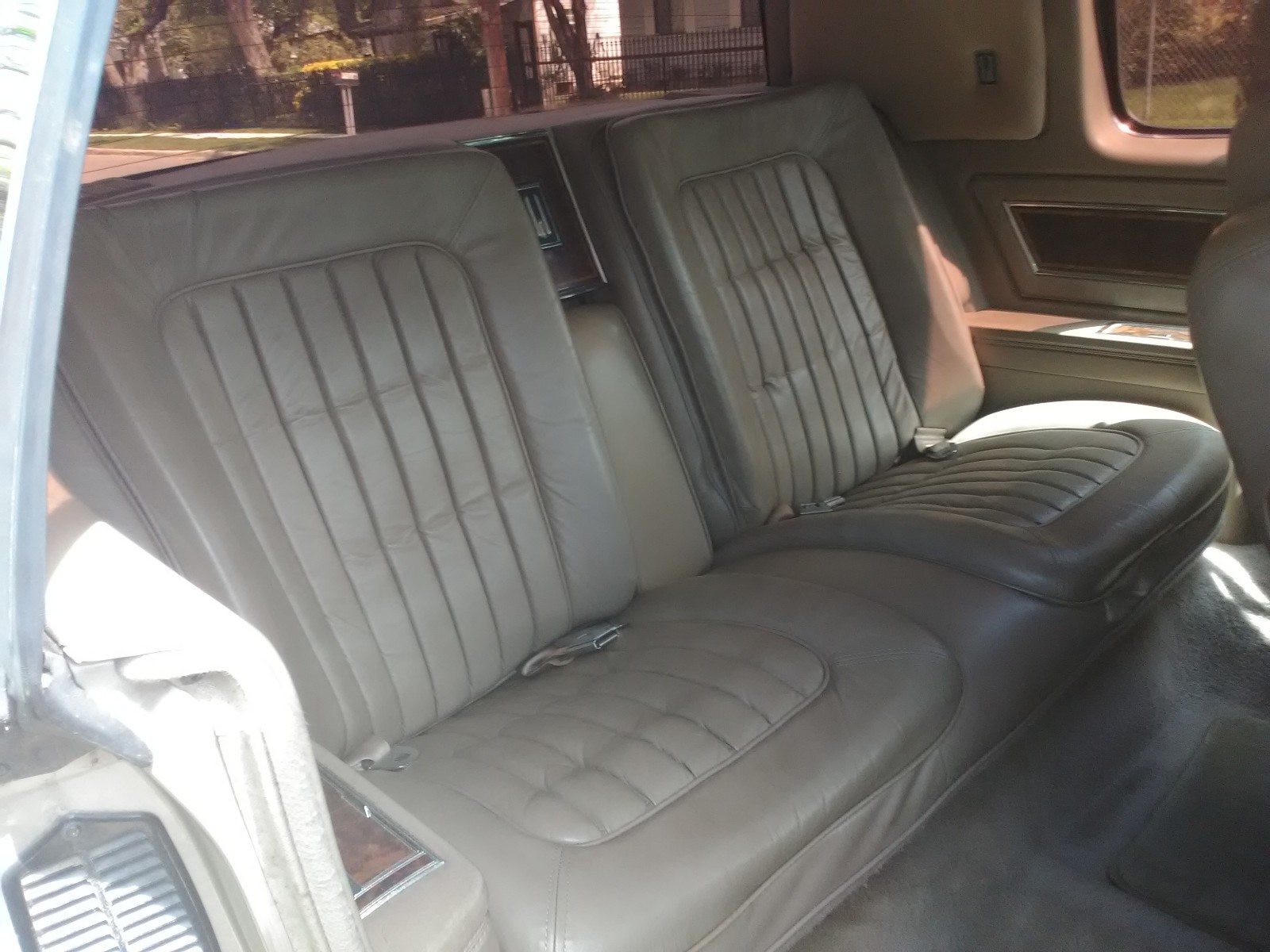 Oldsmobile-Toronado-1985-Coupe-3