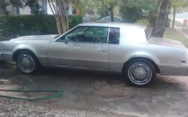 Oldsmobile-Toronado-1985-Coupe-9