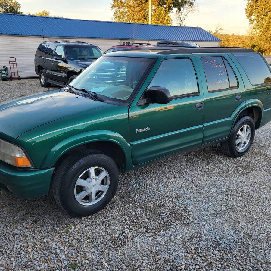 Oldsmobile-bravada-1990-green-3