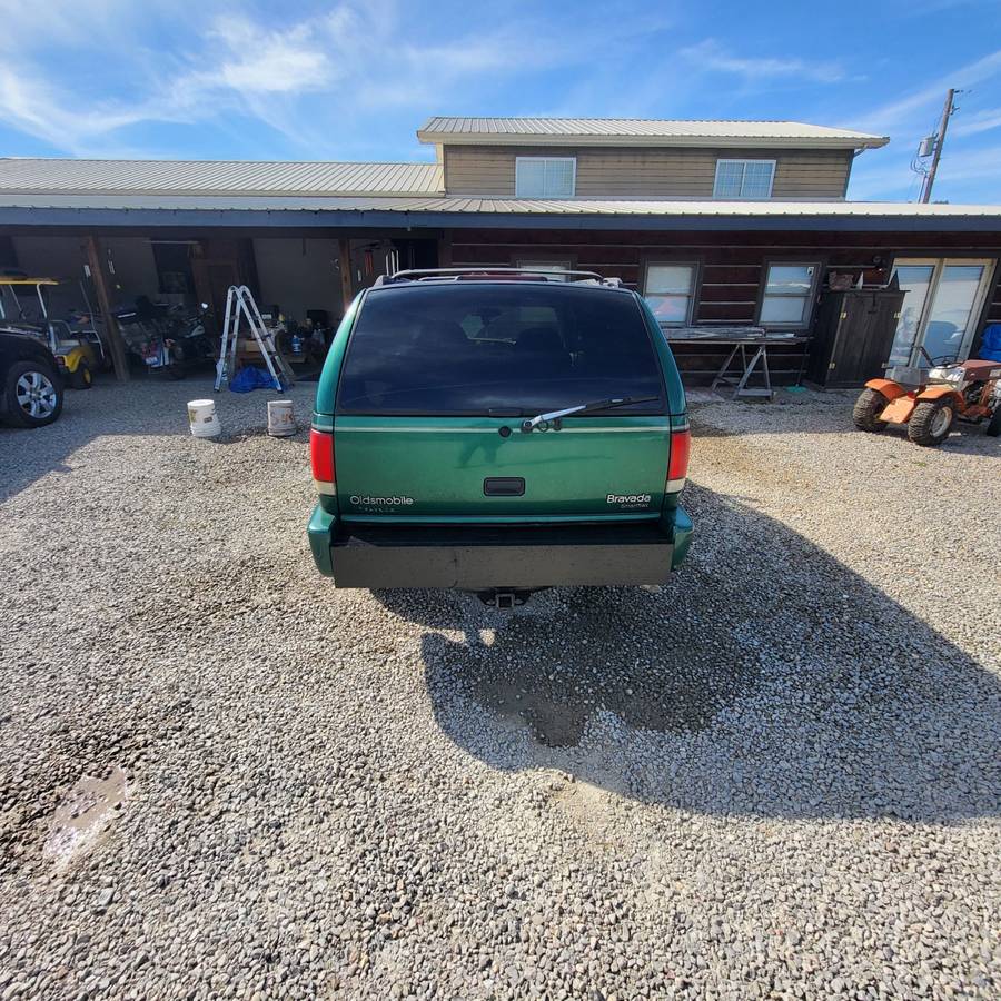 Oldsmobile-bravada-1990-green-5