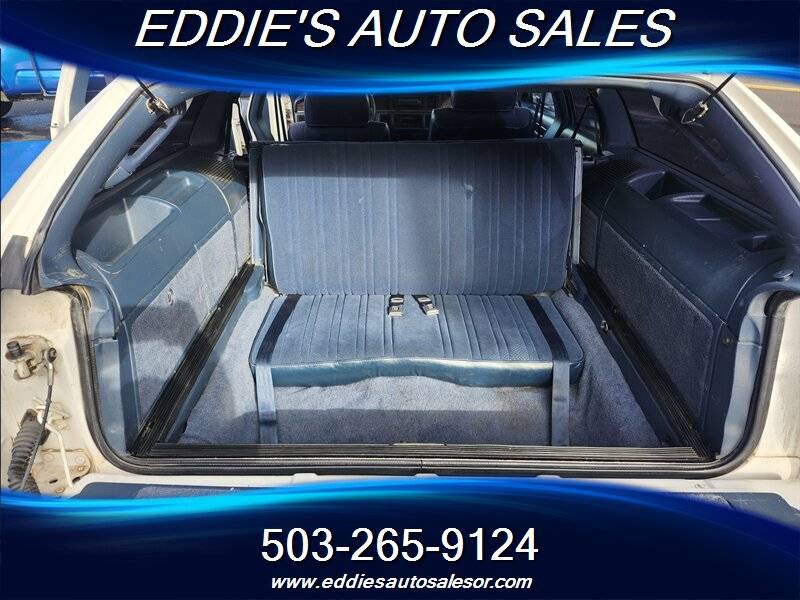 Oldsmobile-custom-cruiser-1992-white-103