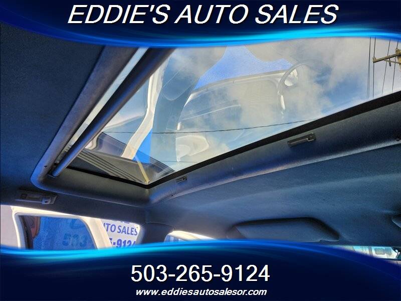 Oldsmobile-custom-cruiser-1992-white-49