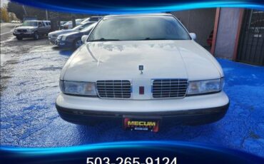 Oldsmobile-custom-cruiser-1992-white-64