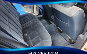 Oldsmobile-custom-cruiser-1992-white-69