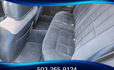 Oldsmobile-custom-cruiser-1992-white-97