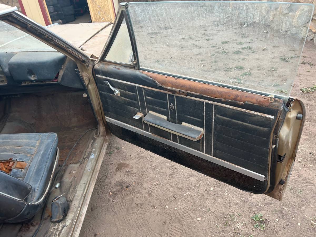 Oldsmobile-cutlass-1966-10