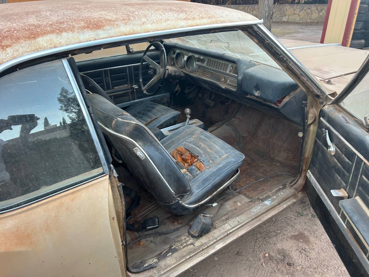 Oldsmobile-cutlass-1966-11