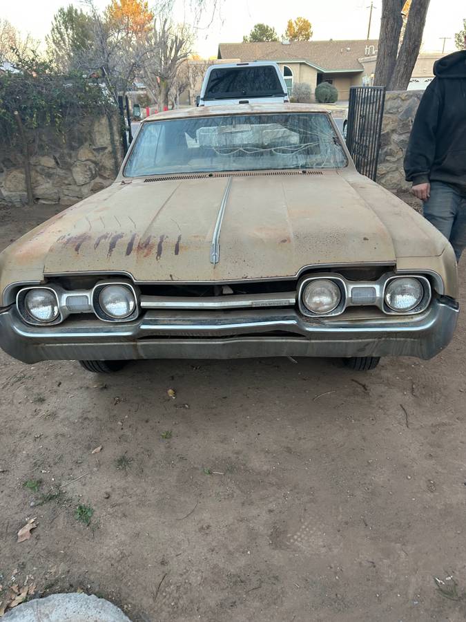 Oldsmobile-cutlass-1966-12