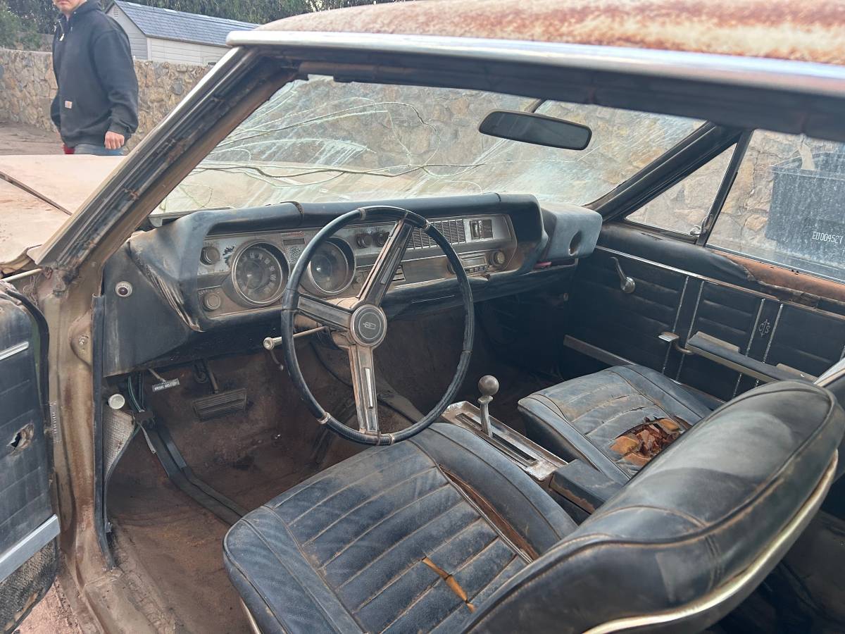 Oldsmobile-cutlass-1966-3