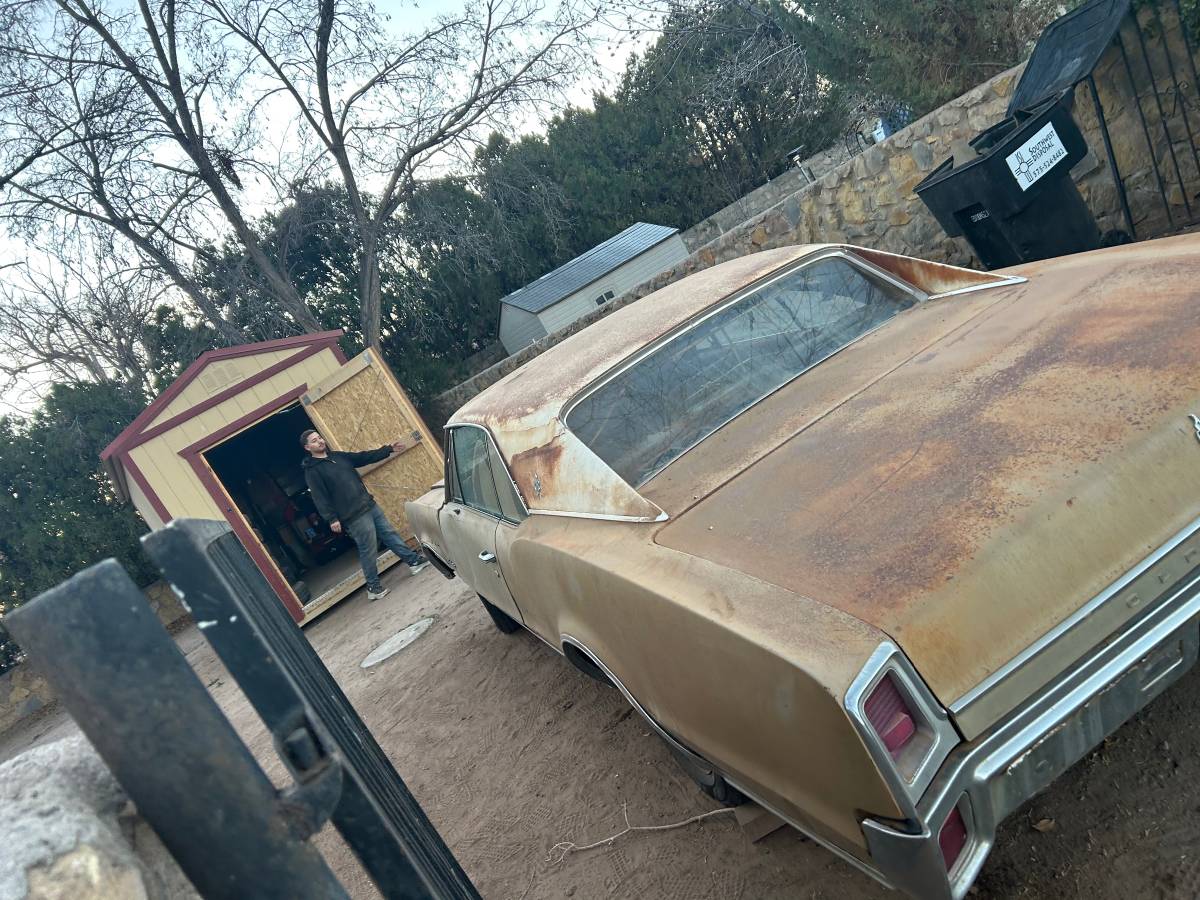 Oldsmobile-cutlass-1966-4