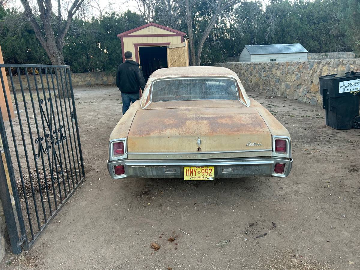 Oldsmobile-cutlass-1966-5