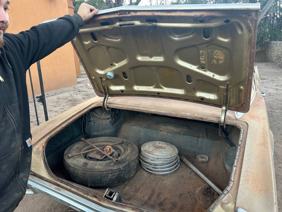 Oldsmobile-cutlass-1966-7