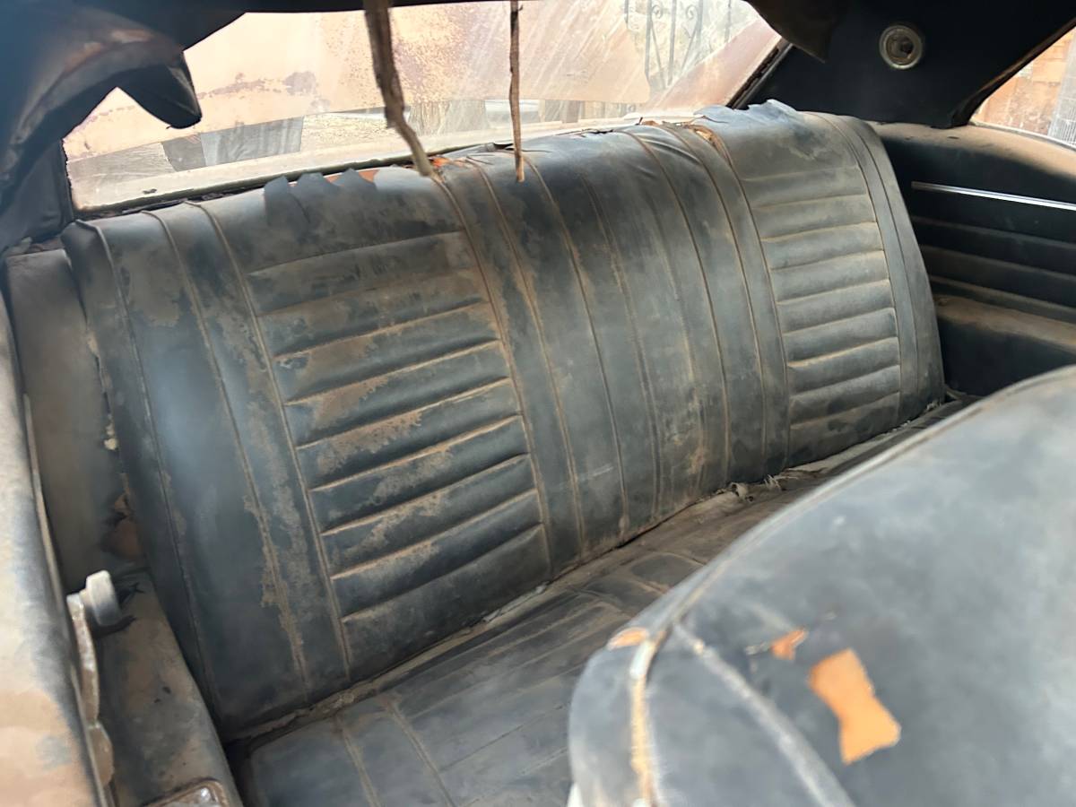 Oldsmobile-cutlass-1966-9