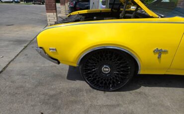 Oldsmobile-cutlass-1969-yellow-1