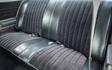 Oldsmobile-cutlass-1977-black-11