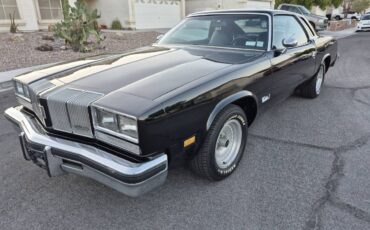 Oldsmobile-cutlass-1977-black-2