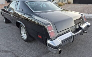 Oldsmobile-cutlass-1977-black-4