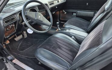 Oldsmobile-cutlass-1977-black-7