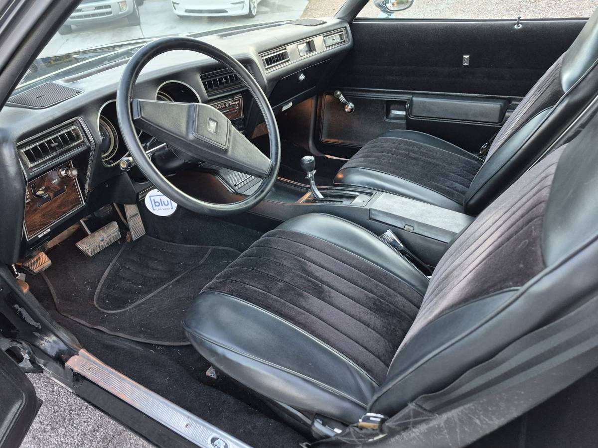 Oldsmobile-cutlass-1977-black-7