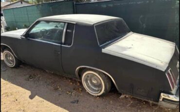 Oldsmobile-cutlass-1978-black-3