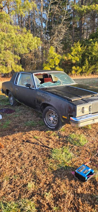 Oldsmobile-cutlass-1979-black-2